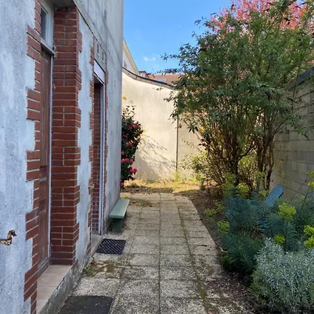 Quiet In Ideal For Two Apartamento Nantes